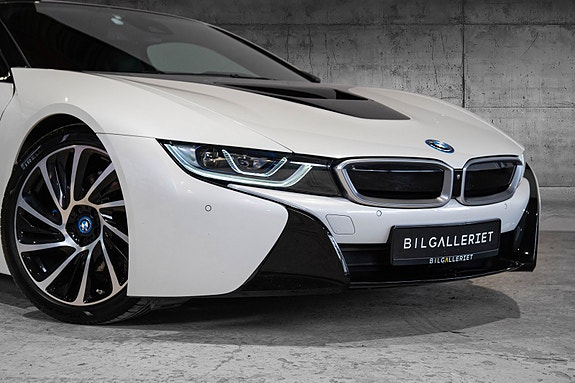 BMW i8 4 of 5