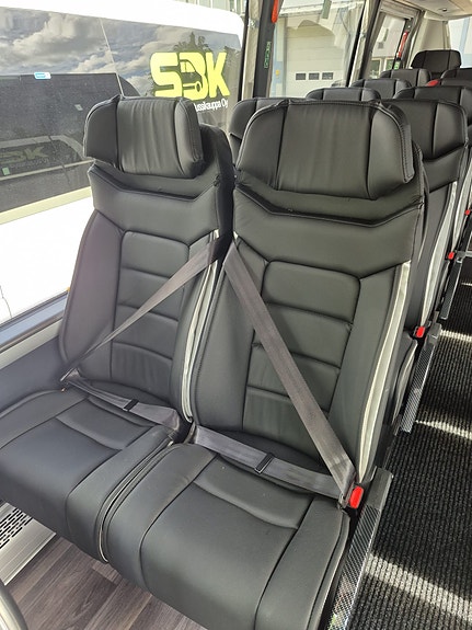 Mercedes-Benz Sprinter 4 of 5