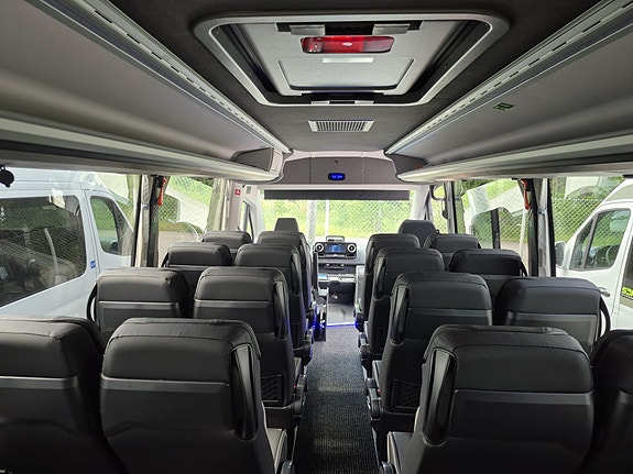 Mercedes-Benz Sprinter 6 of 9