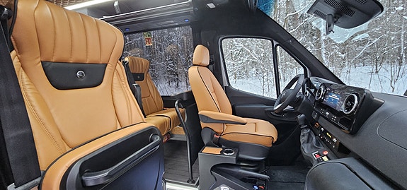 Mercedes-Benz Sprinter 2 of 5