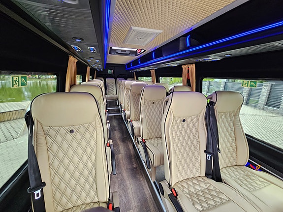 Mercedes-Benz Sprinter 3 of 5