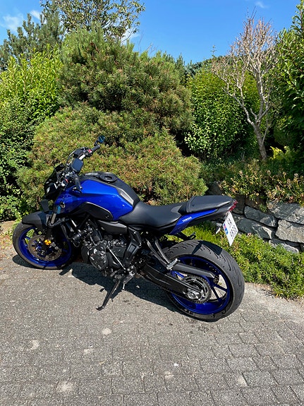 Yamaha MT-07 2 of 5
