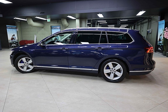 Volkswagen Passat 6 of 30