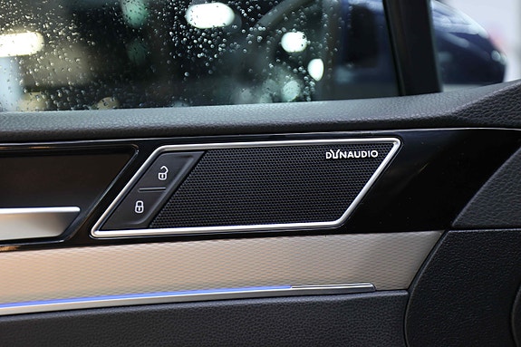 Volkswagen Passat 28 of 30