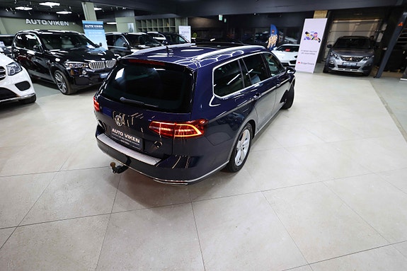 Volkswagen Passat 19 of 30