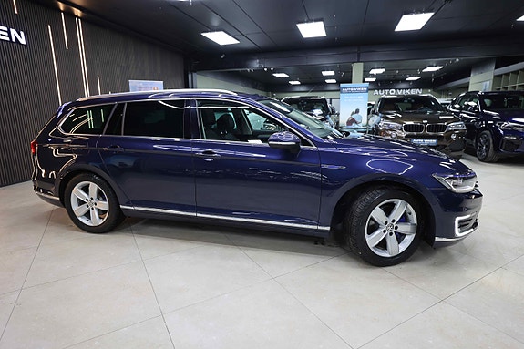 Volkswagen Passat 11 of 30