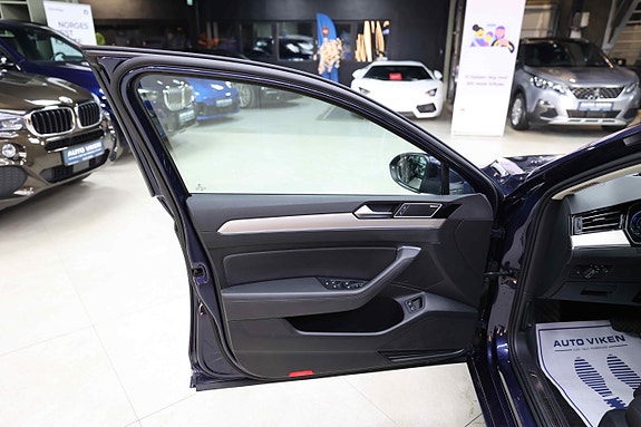 Volkswagen Passat 25 of 30