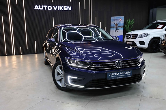 Volkswagen Passat 2 of 30