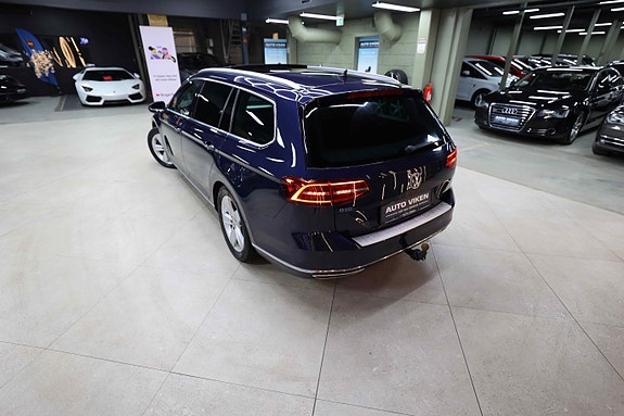 Volkswagen Passat 17 of 30
