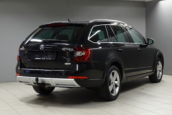 Skoda Octavia Scout 5 of 5