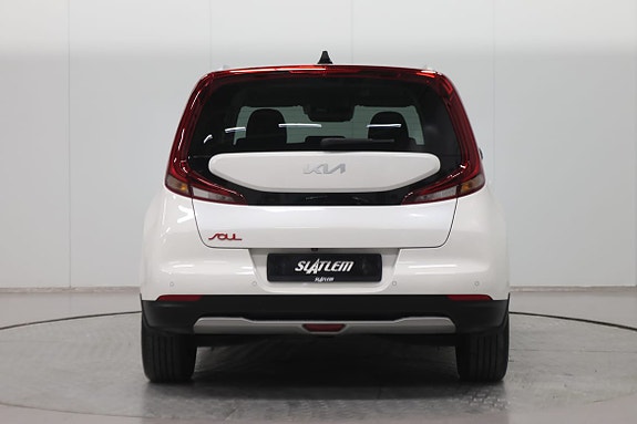 Kia e-Soul 3 of 5