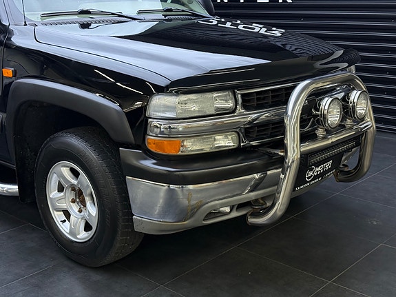 Chevrolet Tahoe 3 of 5