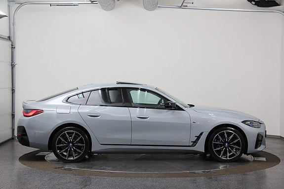 BMW i4 4 of 5