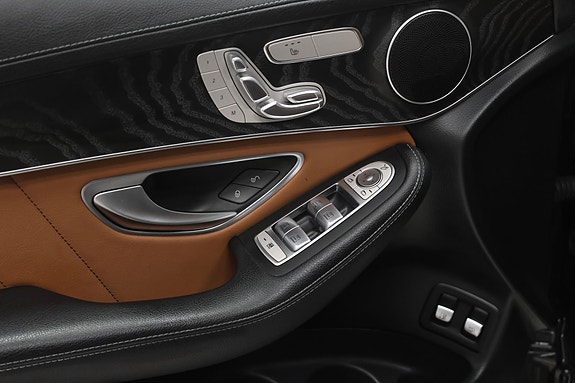 Mercedes-Benz GLC300 e 20 of 30
