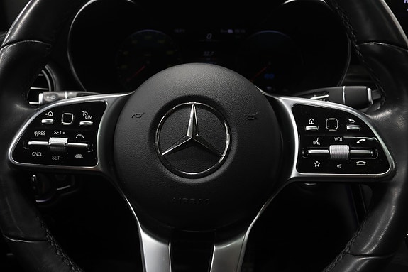 Mercedes-Benz GLC300 e 26 of 30