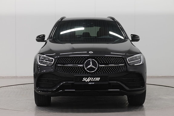 Mercedes-Benz GLC300 e 6 of 30
