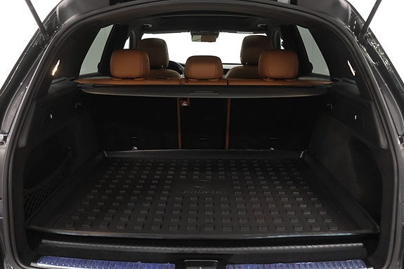 Mercedes-Benz GLC300 e 12 of 30