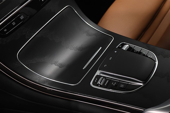 Mercedes-Benz GLC300 e 17 of 30
