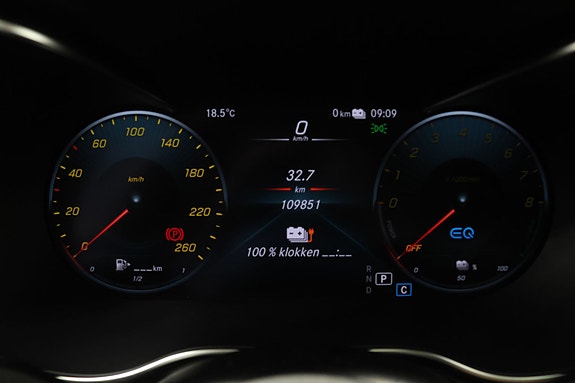 Mercedes-Benz GLC300 e 25 of 30