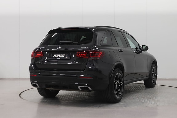 Mercedes-Benz GLC300 e 4 of 30