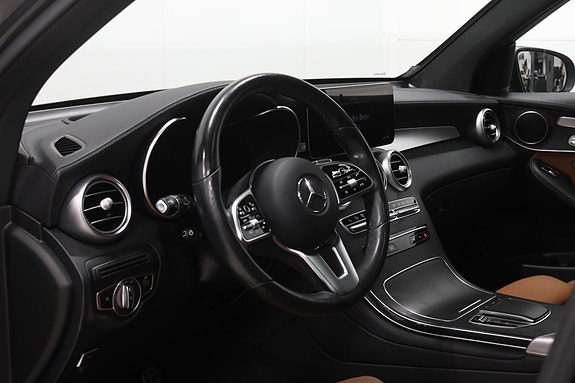 Mercedes-Benz GLC300 e 15 of 30