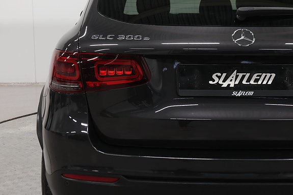 Mercedes-Benz GLC300 e 8 of 30