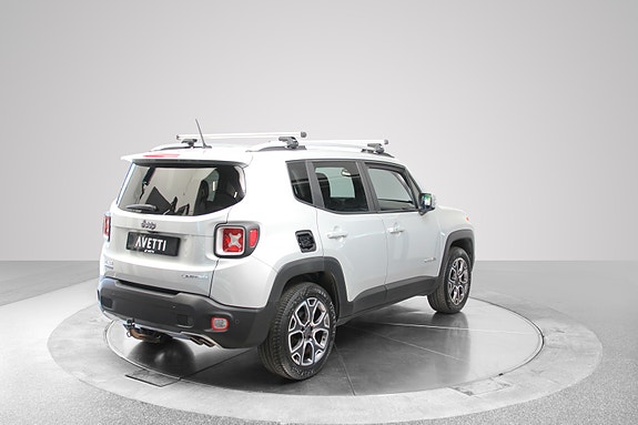 Jeep Renegade 5 of 5