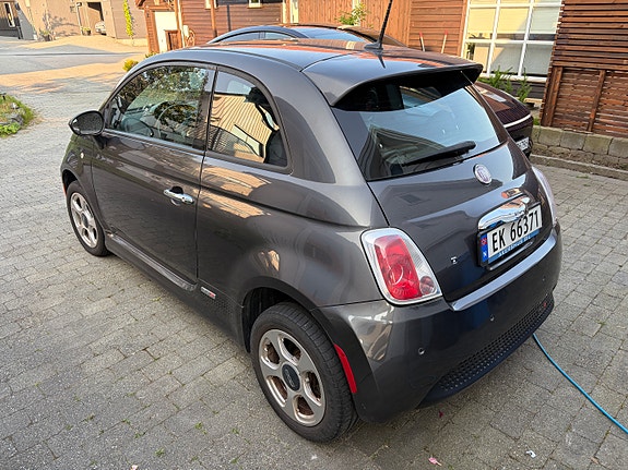 Fiat 500e 4 of 5