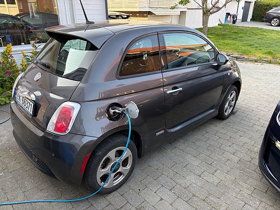 Fiat 500e 3 of 5