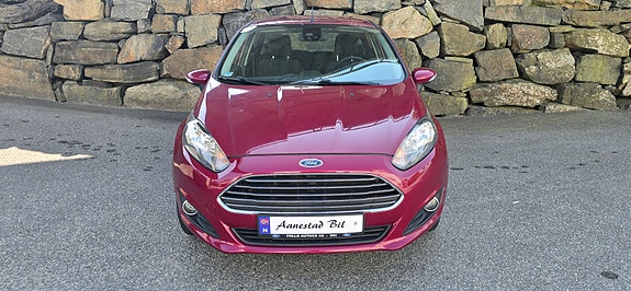 Ford Fiesta 2 of 5