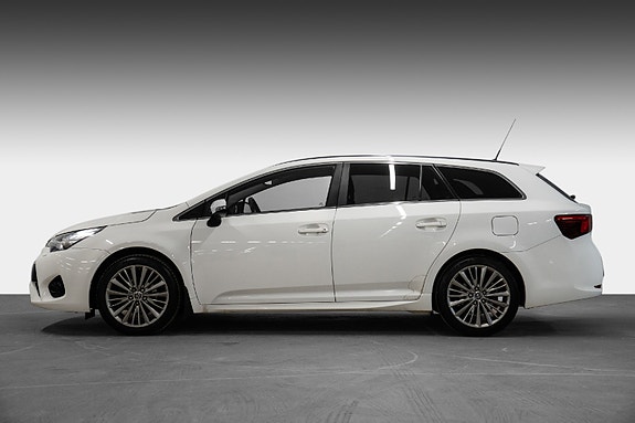 Toyota Avensis 3 of 5