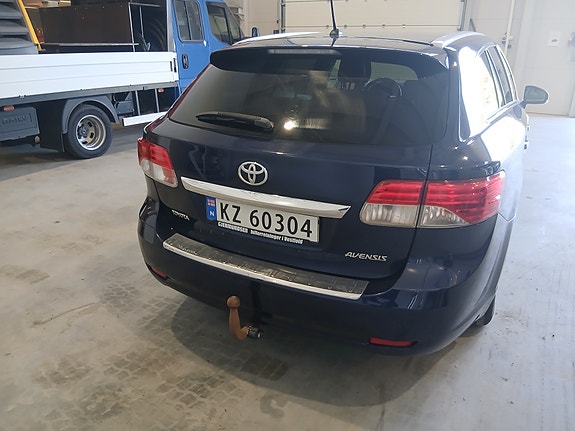 Toyota Avensis 5 of 5