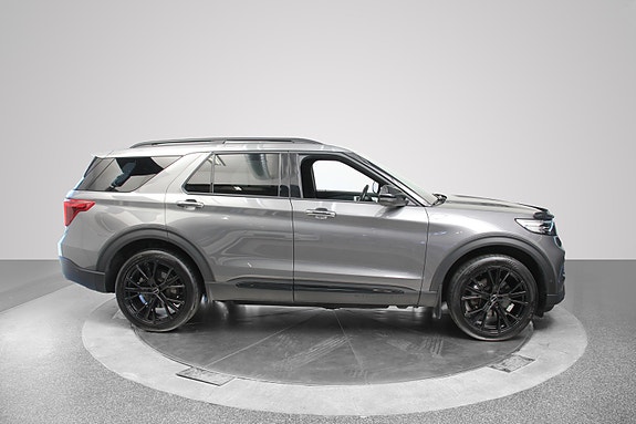 Ford Explorer 5 of 5