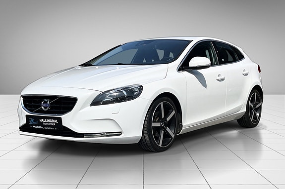 Volvo V40 2 of 5