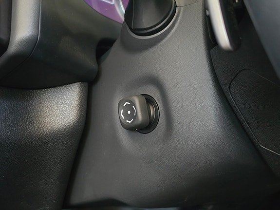 Lexus UX300e 20 of 30