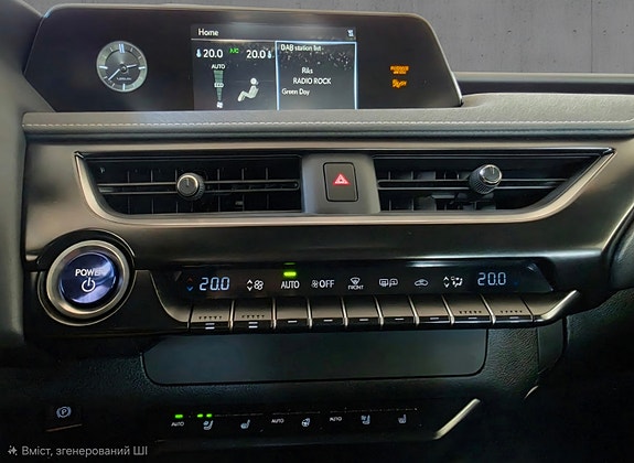 Lexus UX300e 27 of 30