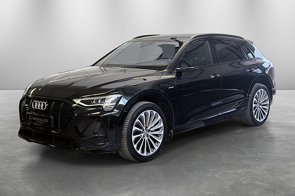 Audi e-tron 2 of 5