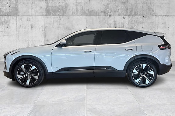 Polestar 3 2 of 5
