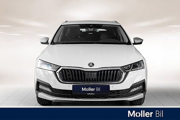 Skoda Octavia Scout 3 of 5