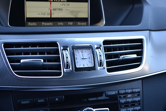 Mercedes-Benz E200 24 of 29
