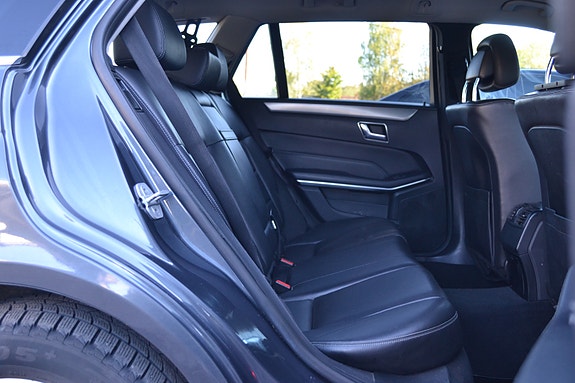 Mercedes-Benz E200 14 of 29