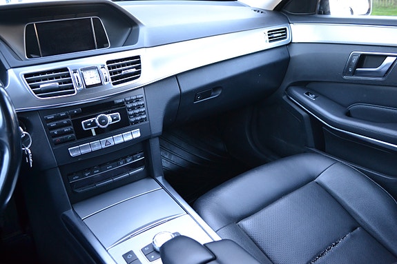 Mercedes-Benz E200 21 of 29