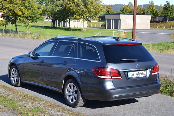 Mercedes-Benz E200 4 of 29