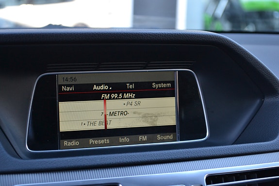 Mercedes-Benz E200 23 of 29
