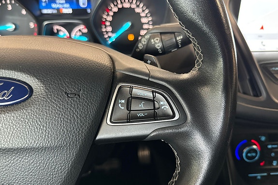 Ford Kuga 12 of 19