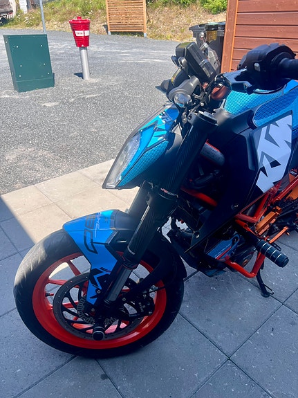 KTM 390 Duke 4 of 5