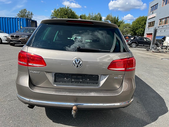 Volkswagen Passat 10 of 30