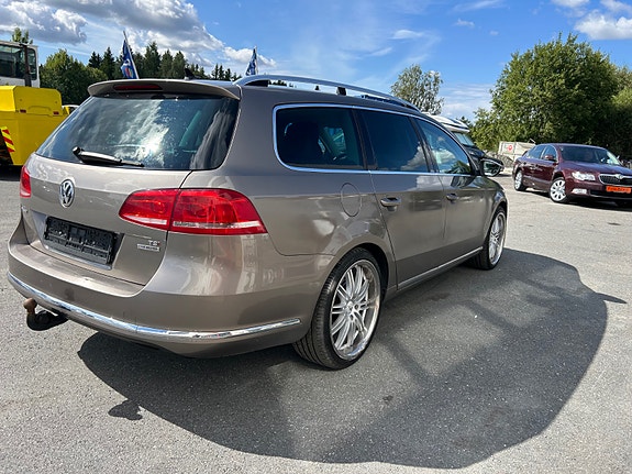 Volkswagen Passat 7 of 30