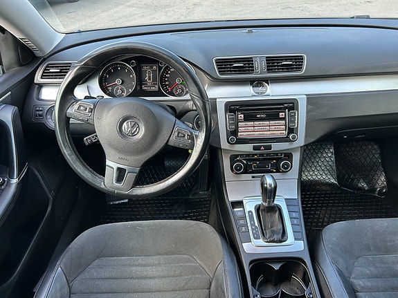 Volkswagen Passat 27 of 30