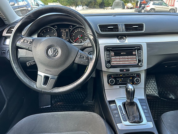 Volkswagen Passat 28 of 30